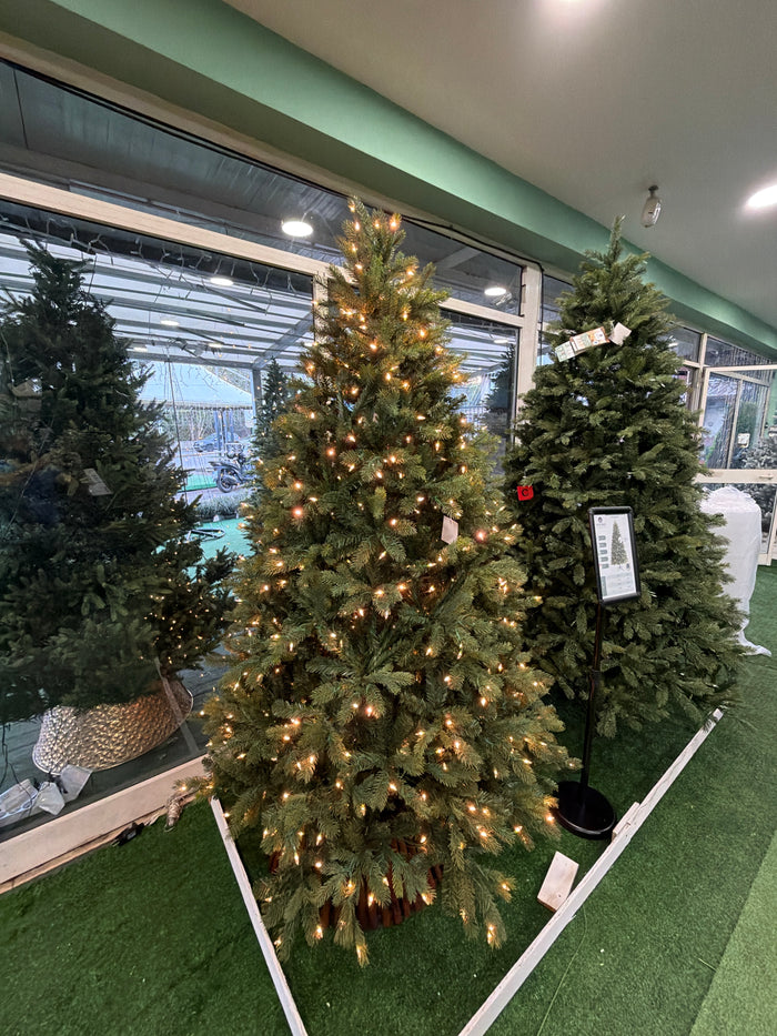 Albero di Natale Freiburg Pine 210 cm con 600 LED – Ø137 cm Everlands