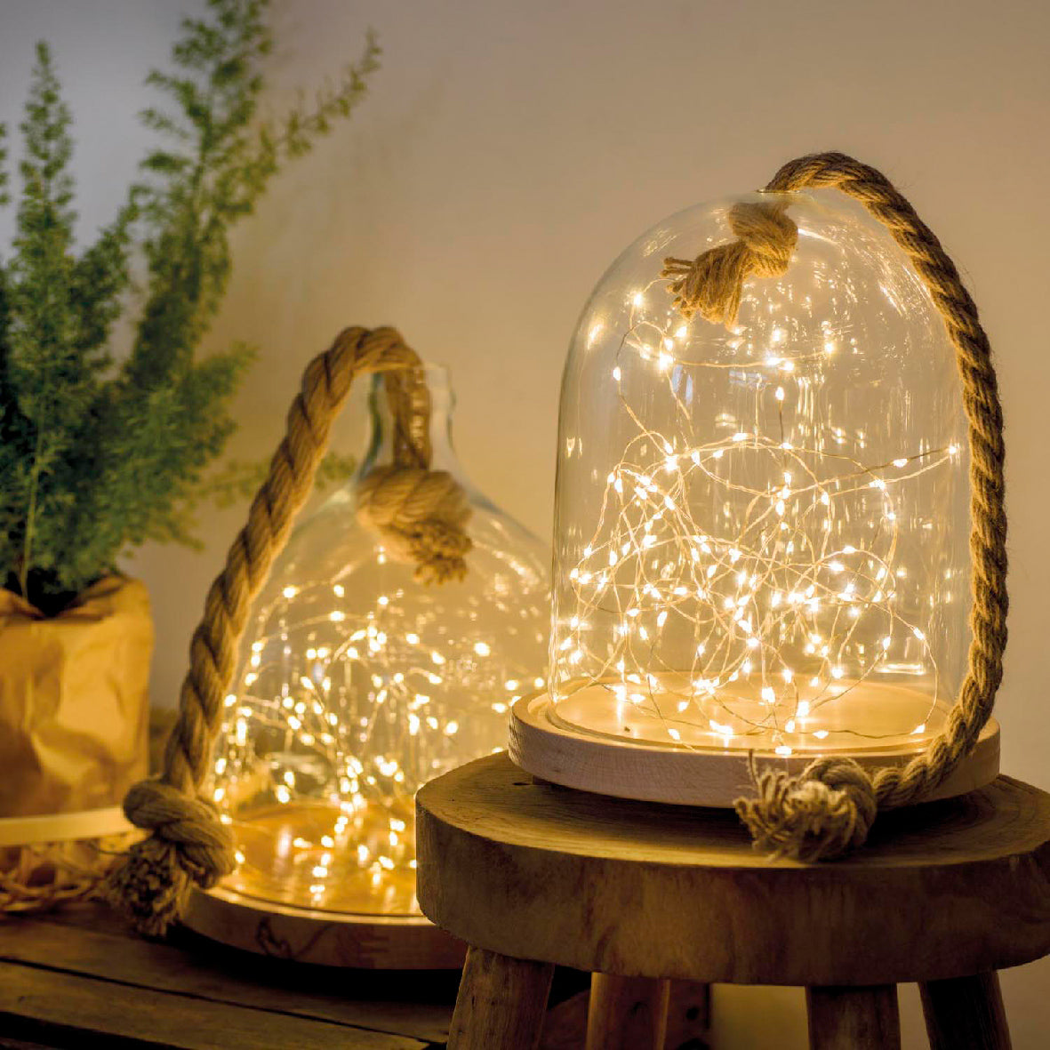 Catena Luminosa a Batteria con 100 Micro LED Bianco Caldo – Cavo Argento, per Interno, Timer 6h (cod. 483755)