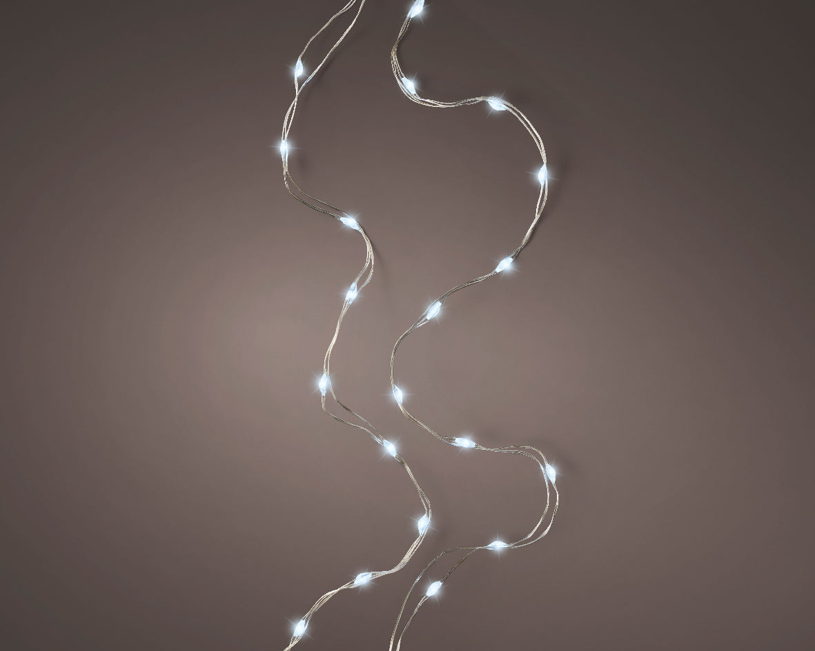 Catena Luminosa a Batteria con 60 Micro LED Bianco Freddo – Cavo Argento, per Interno, Timer 6h (cod. 483801)