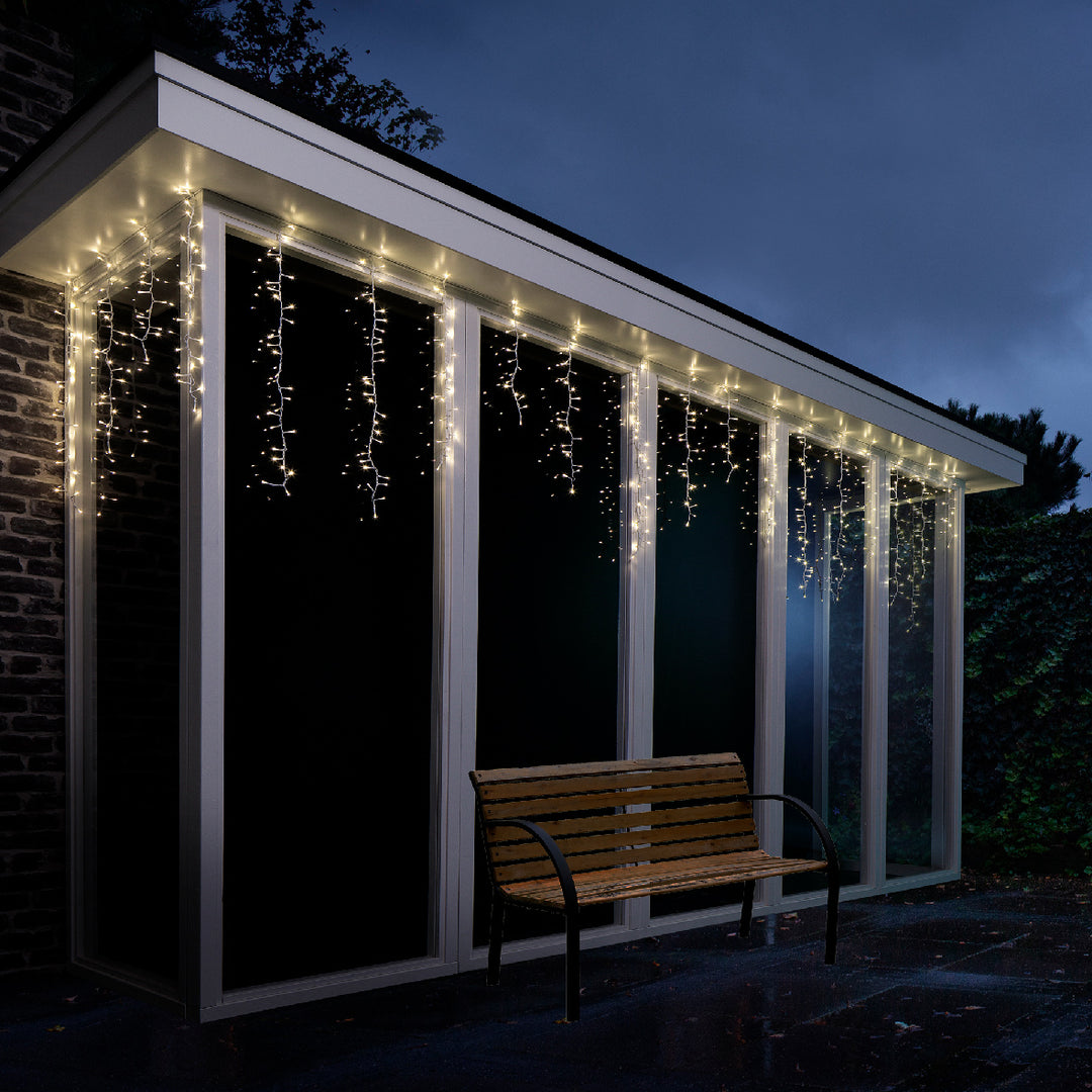 Tenda Ghiaccioli LED 3,75 m 256L – 8 Funzioni Twinkle (cod. 494972) – Lumineo