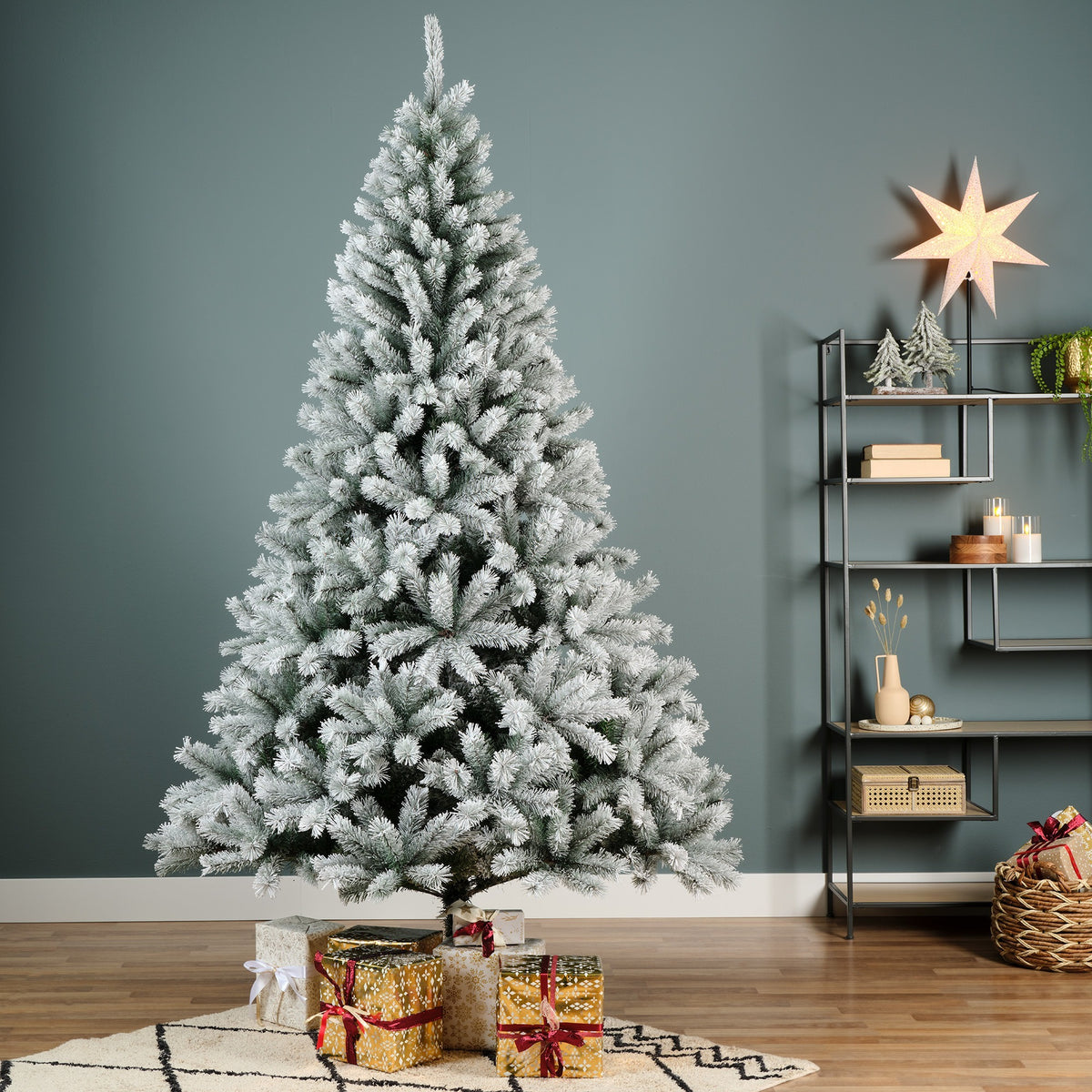 Albero di Natale Canada Spruce Frosted 180 cm Ø117 cm Everlands – 816 Punte