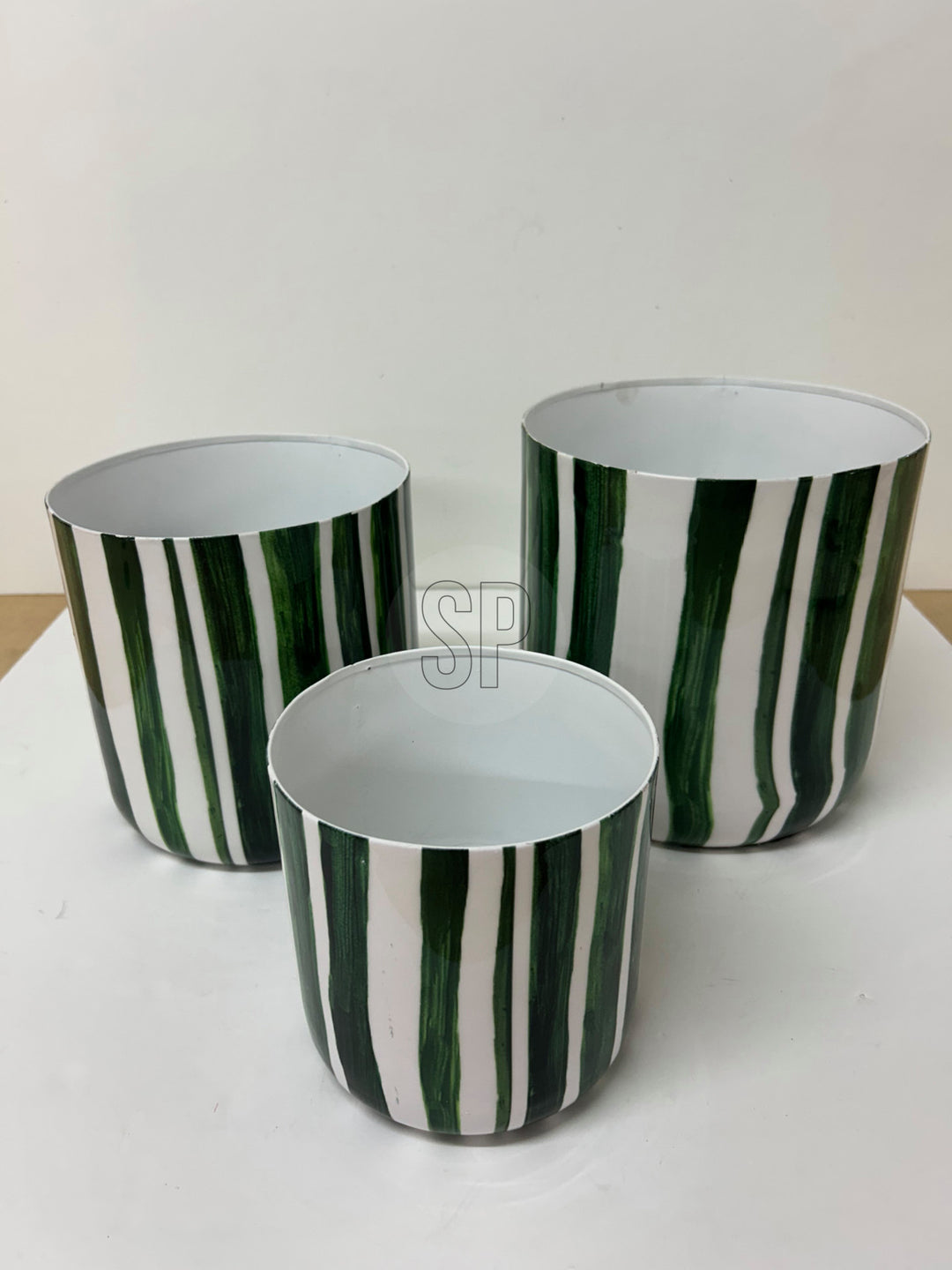 Vaso in Metallo a Righe – Ø 16 / Ø 21 / Ø 23 cm cod. A67825520