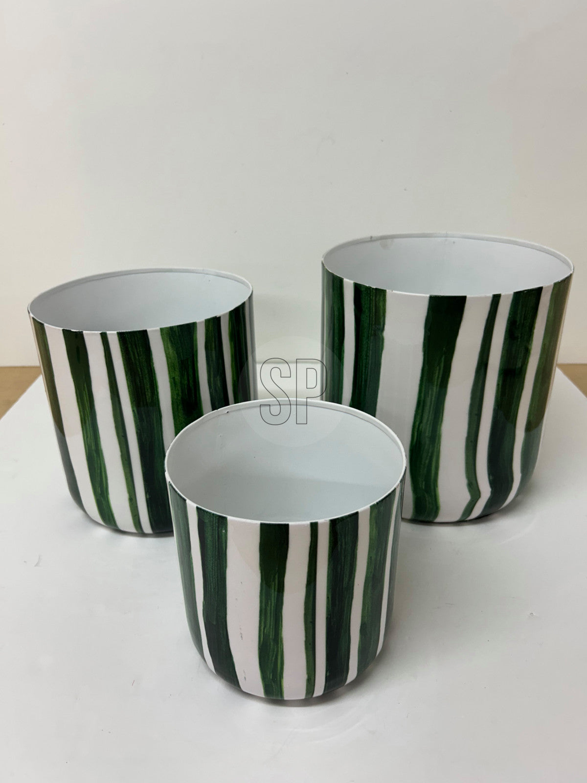 Vaso in Metallo a Righe – Ø 16 / Ø 21 / Ø 23 cm cod. A67825520