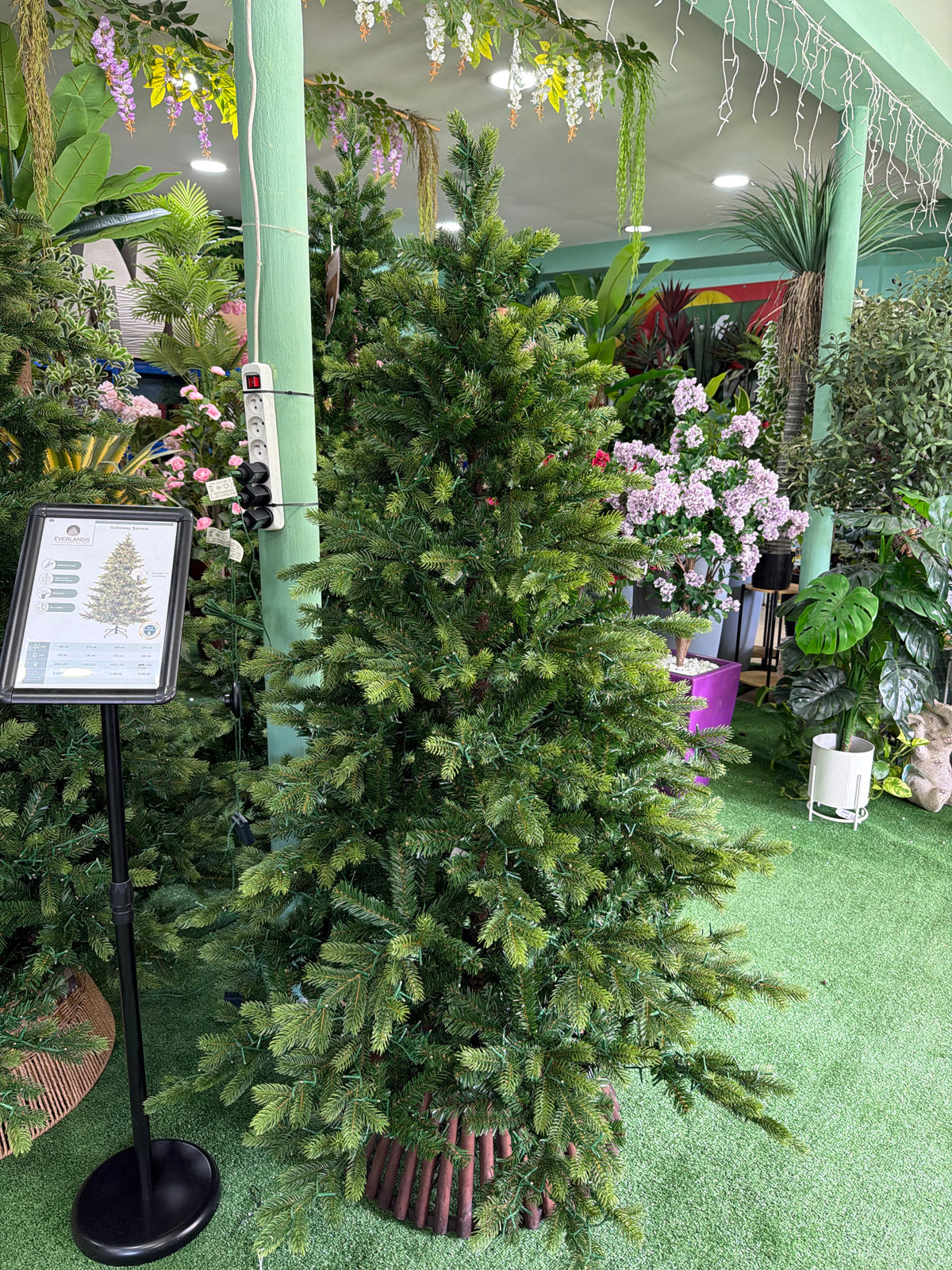 Albero di Natale Galloway Spruce 180 cm con 3000 LED – Ø120 cm Everlands