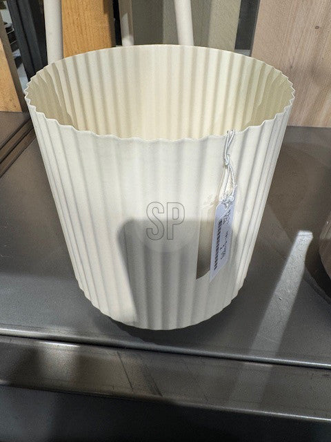 Vaso in Metallo a Righe – 18 × 23 cm – cod. NB1510900/10