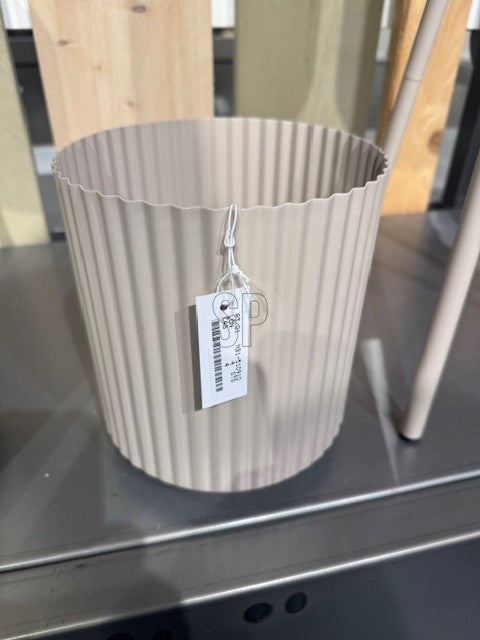 Vaso in Metallo a Righe – 18 × 23 cm – cod. NB1510900/10