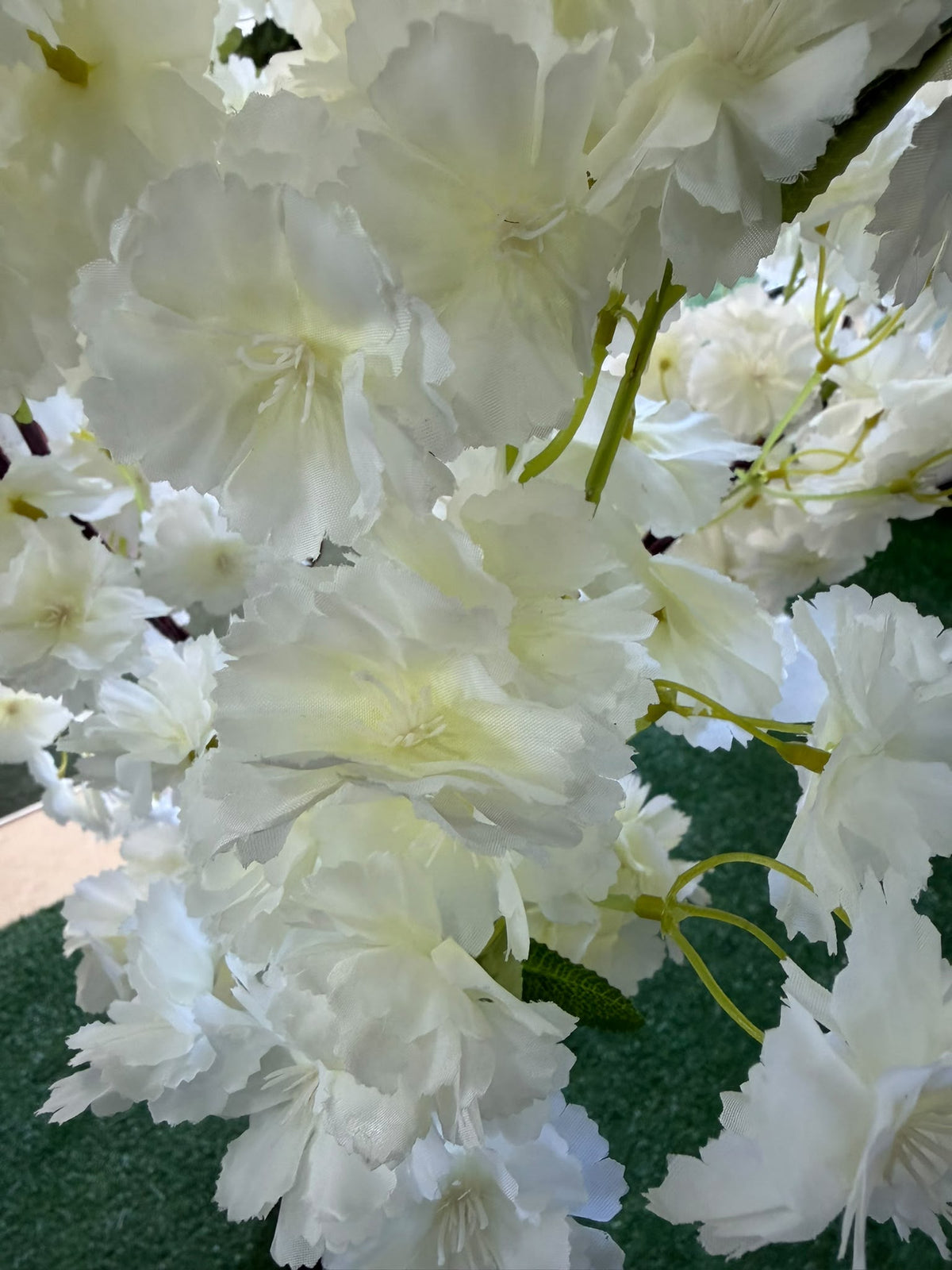 Dettaglio dei fiori rosa del ciliegio artificiale