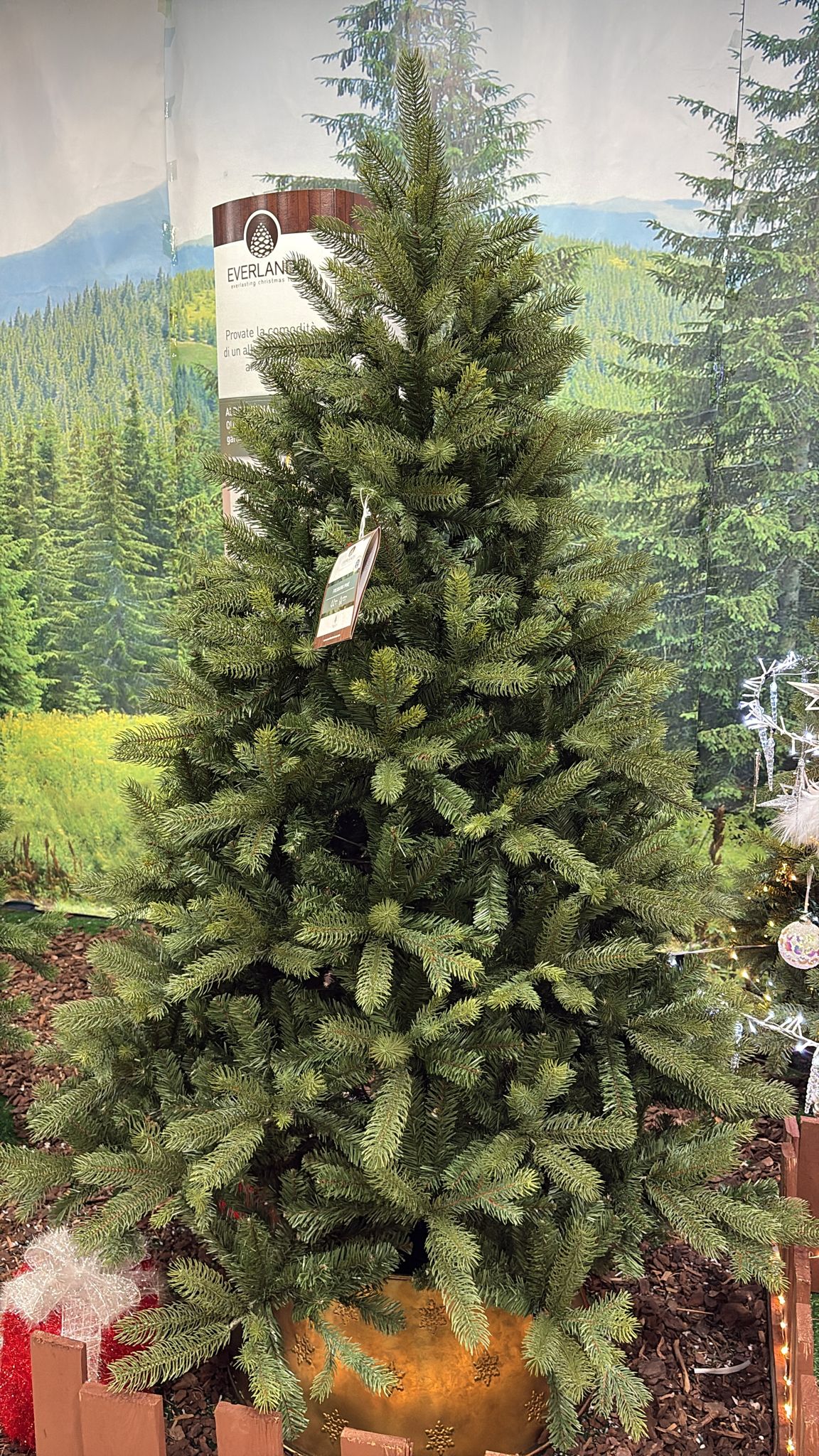 Albero di Natale Freiburg Pine 180 cm Ø127 cm (cod. 684081) – Everlands